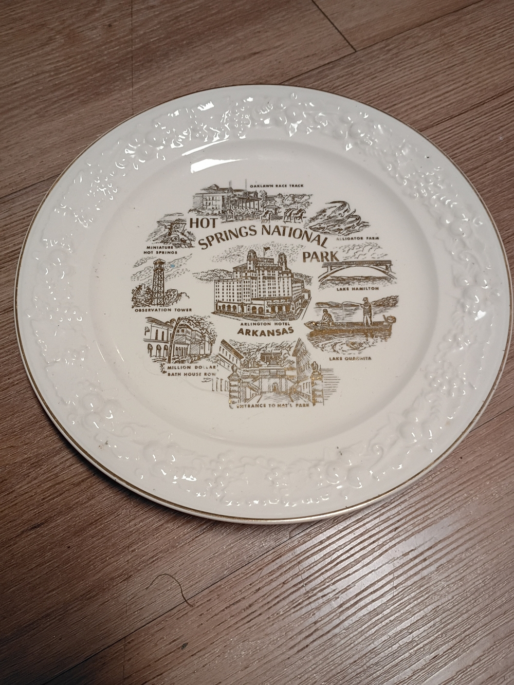 Homer Laughlin White Plate with Gold Park Scene